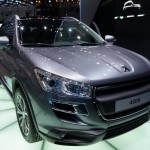 В Женеве показали интерьер Peugeot 4008