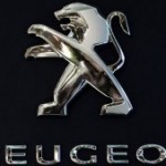 Работники завода Peugeot во Франции бастуют