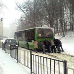 Весенний снег парализовал Киев: коммунальные службы отдыхают