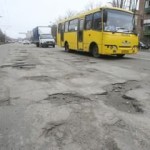 Корреспондент: Долгая дорога в ямах. Десятка худших дорог Киева и Украины
