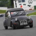 Автомобиль Citroen 2CV с двигателем BMW R1100S